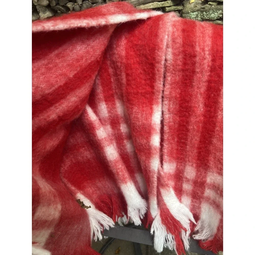 Pier One Import White Red Check Fringed Blanket Throw Holidays Size 68X52